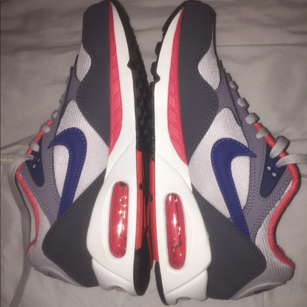 WMNS NIKE AIR MAX CORRELATE